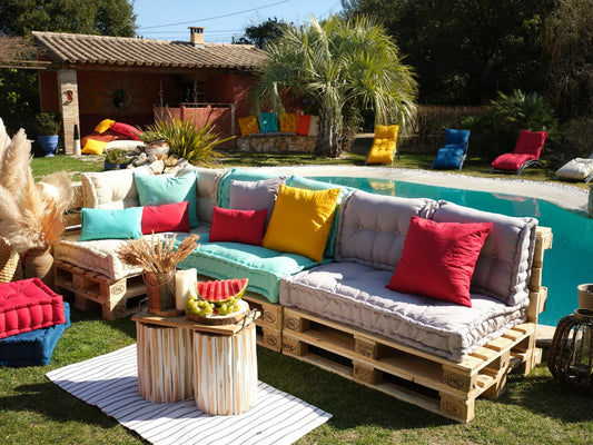 Maximisez Votre Confort Extérieur avec Nos Coussins et Poufs